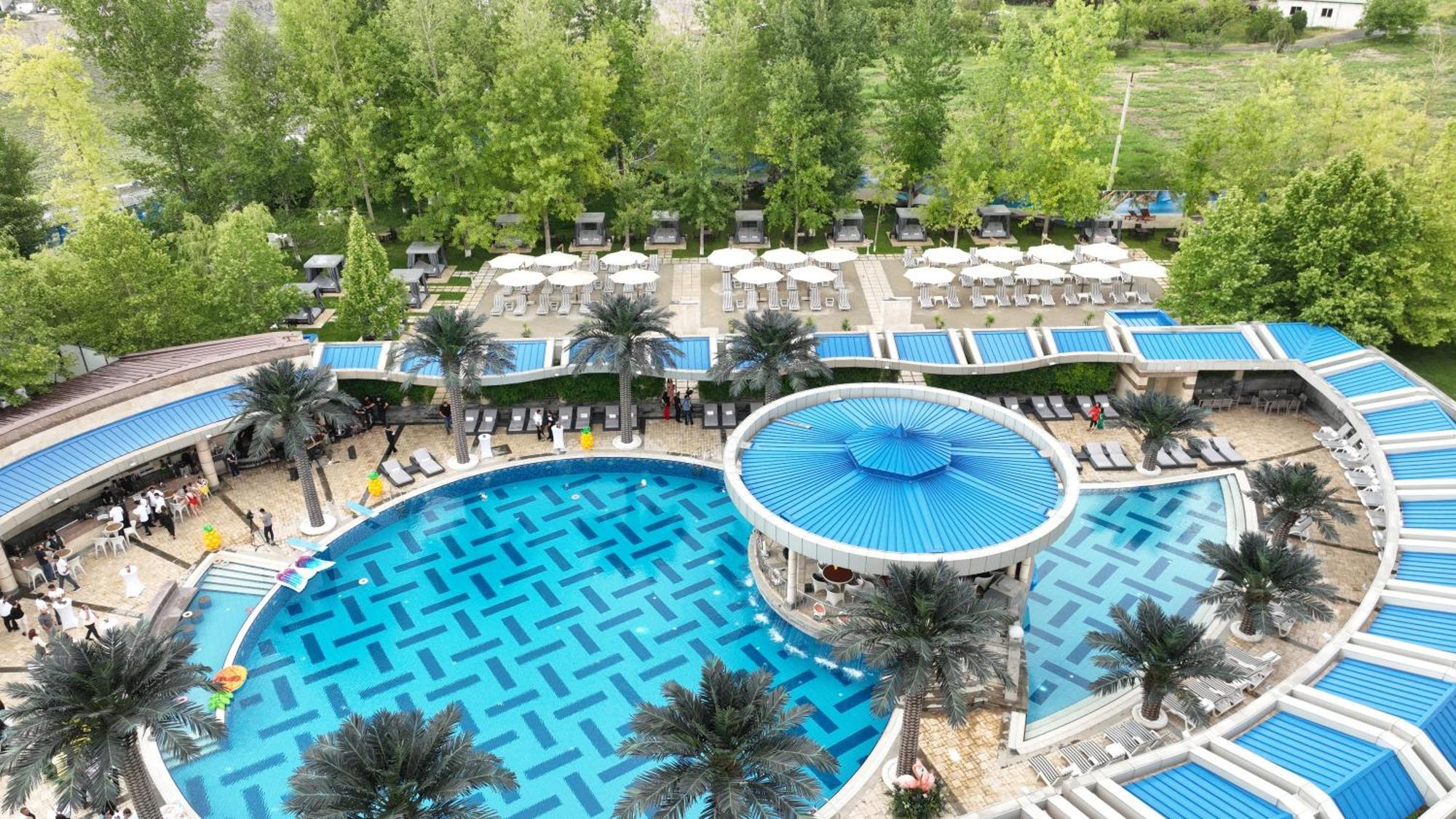 Multi Grand Pharaon Hotel Ptghni Dış mekan fotoğraf