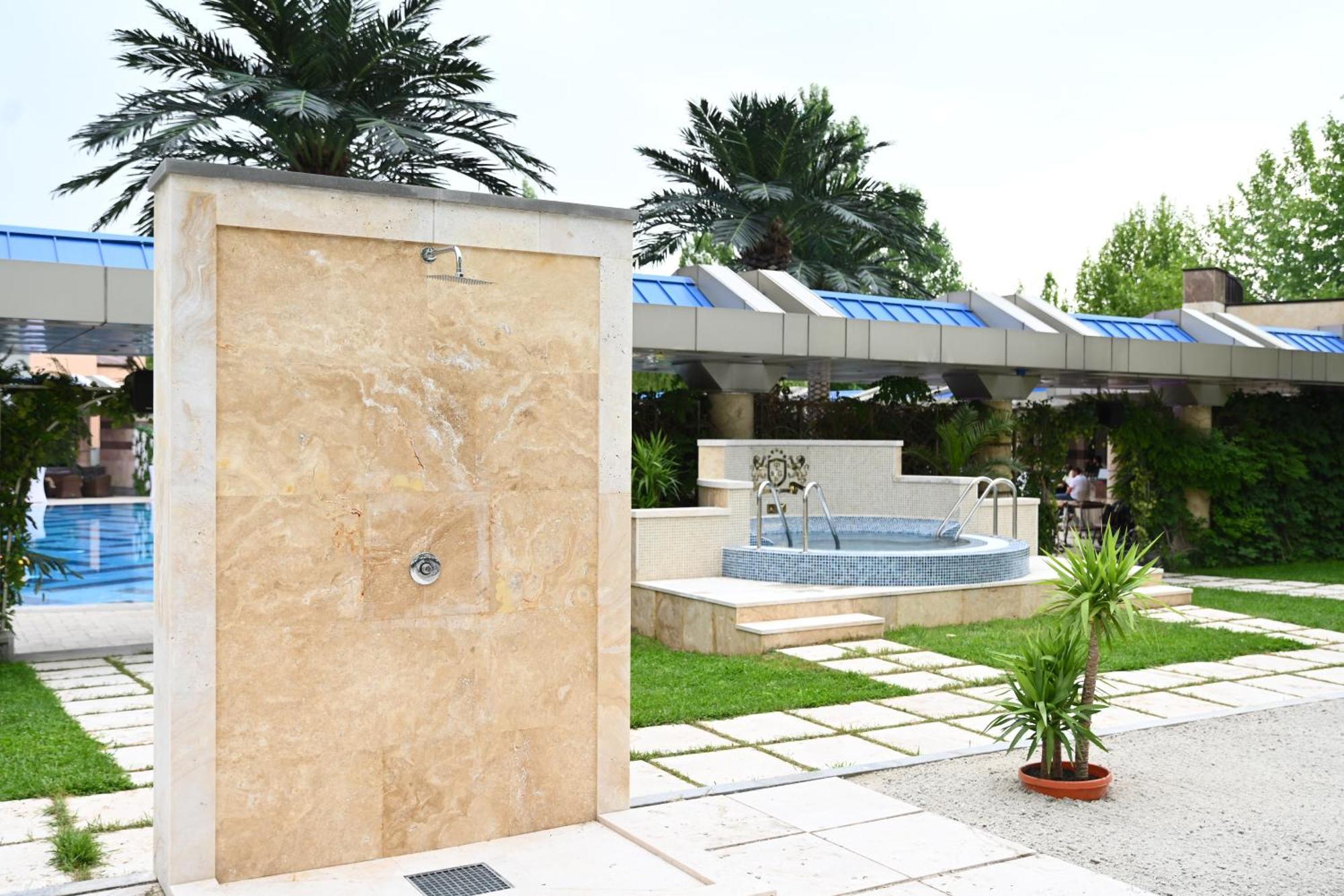 Multi Grand Pharaon Hotel Ptghni Dış mekan fotoğraf