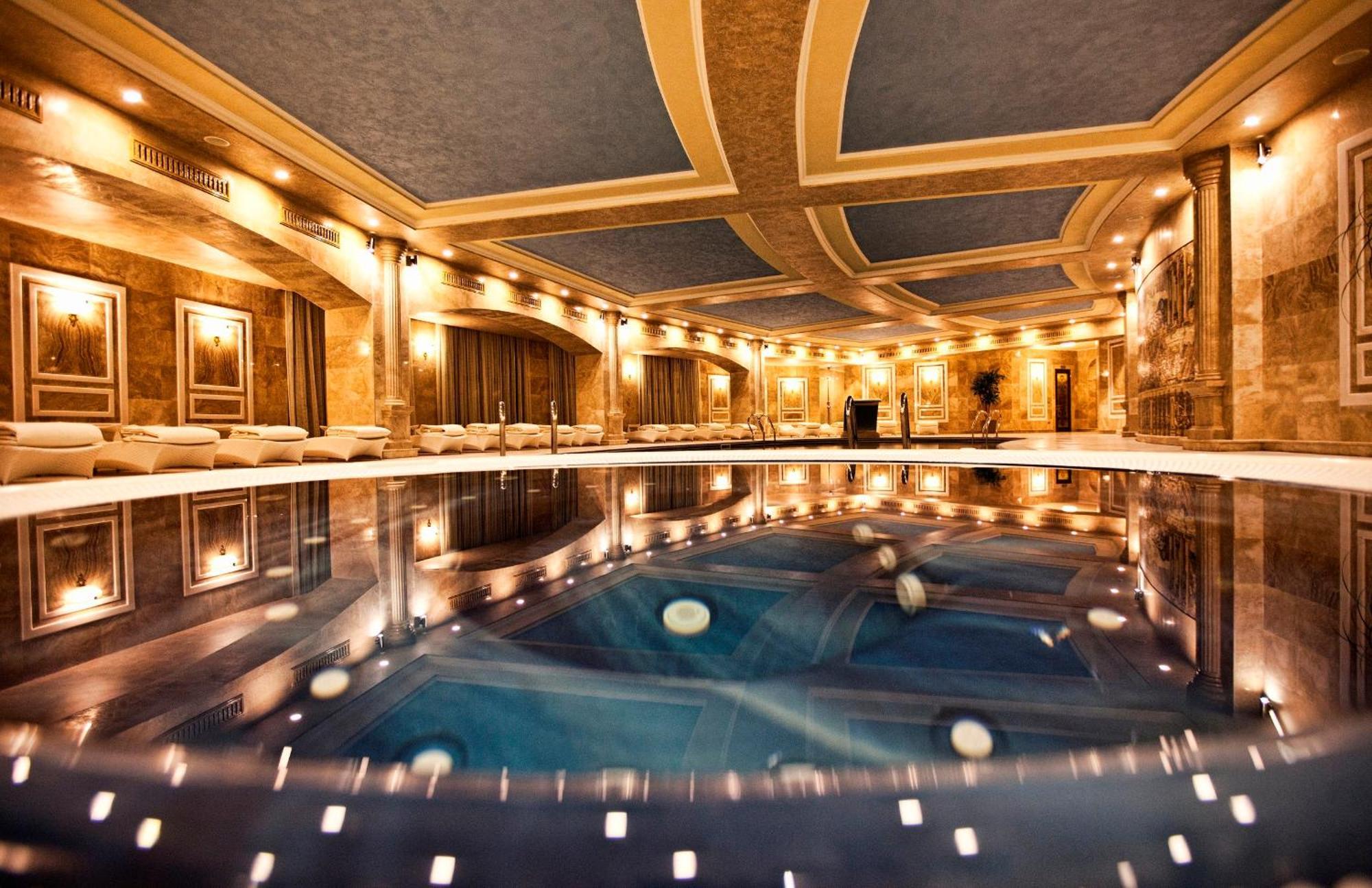 Multi Grand Pharaon Hotel Ptghni Dış mekan fotoğraf