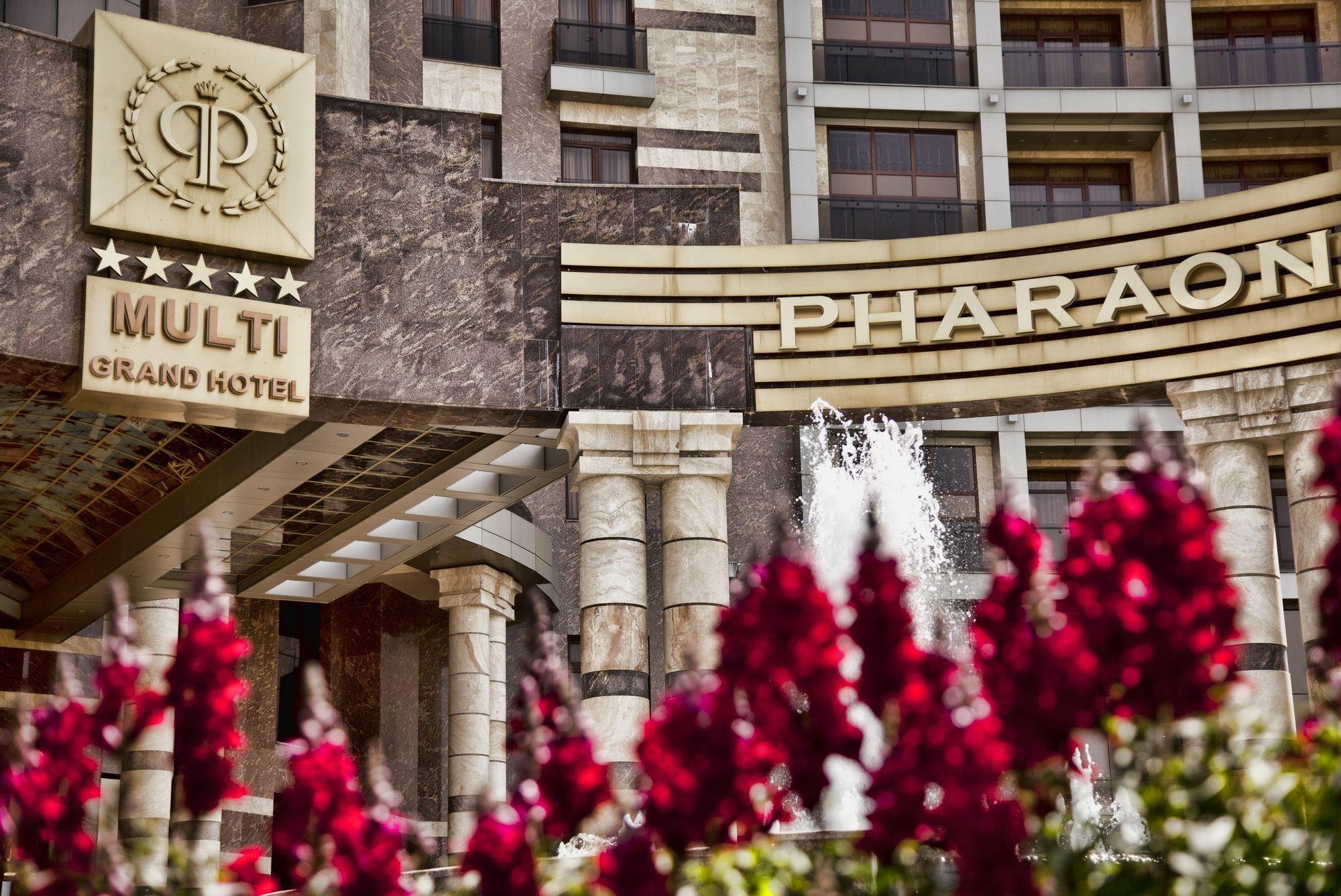 Multi Grand Pharaon Hotel Ptghni Dış mekan fotoğraf