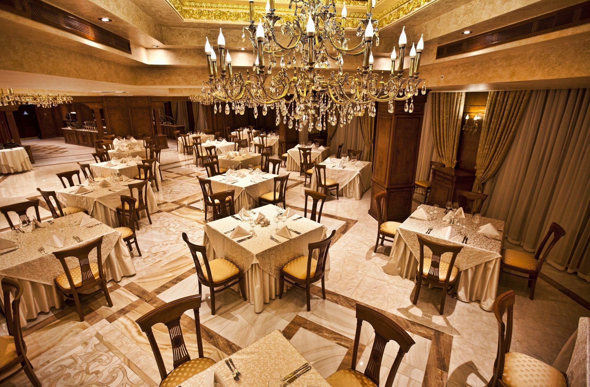 Multi Grand Pharaon Hotel Ptghni Dış mekan fotoğraf