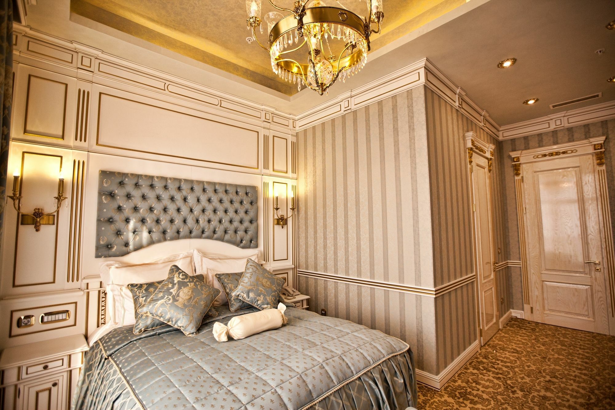 Multi Grand Pharaon Hotel Ptghni Dış mekan fotoğraf